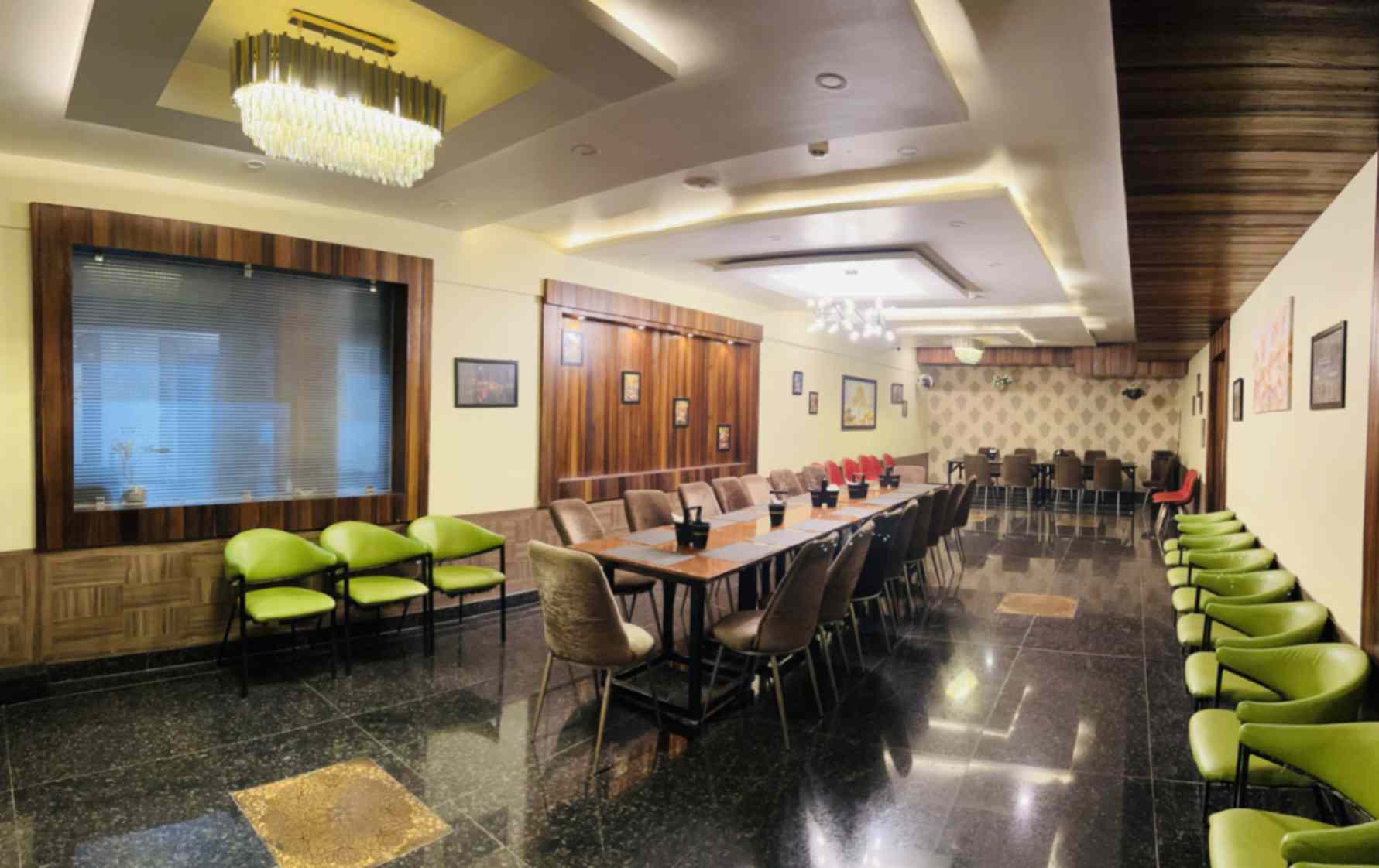 Banquet Hall - Restaurant In Varanasi - Hotel Runway Inn